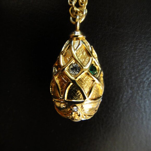 Vintage Joan Rivers Classics Collection Faberge Egg Pendant Necklace - Picture 10 of 10